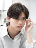 毛流れヘア金髪ナチュラルセンターパートツーブロック