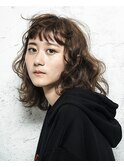 伸ばしかけはバングで楽しんで！ミディアムウェーブ