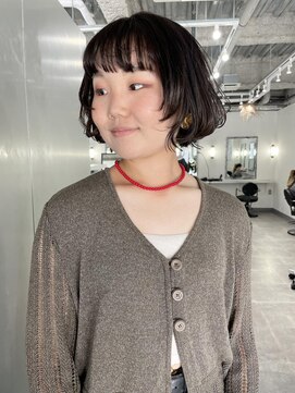 ホリー(HOLLY) ふわふわ前上がりボブ