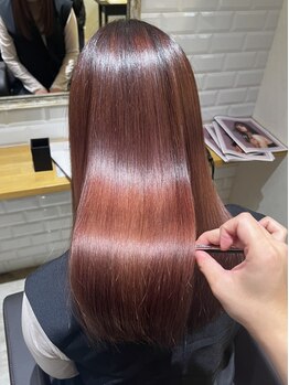 カーラ(Cara)の写真/【津久野駅すぐ】ダメージヘアでお悩みの方に！髪本来の潤いを取り戻す髪質改善サロンで理想の艶髪へ…