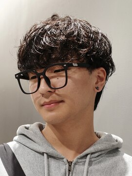 レタッチ バイ フィフス 天神大名(RETOUCH by fifth) 天神大名メンズパーマシャドウパーマシースルーマッシュウルフ