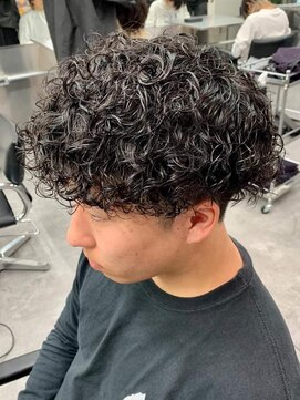 ジーニー 本厚木(Genie) フェザーパーマサーフカール刈り上げセンターパート