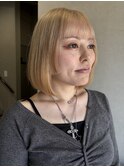 ホワイトベージュ×ボブ