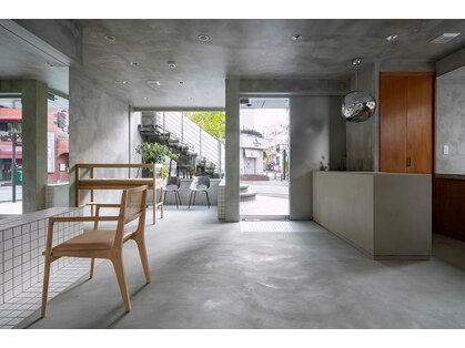 ニーイチイチ(211)の写真