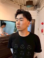 ビーバイエイトジェンツ(Bee by EIGHT GENTS) リバースセンターパート/ニュアンスパーマ/ダウンバング/心斎橋