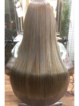 トリップ ヘアーメイク スモーキーアッシュ