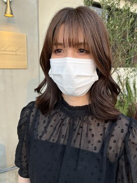 リベラル(liberal) 諏訪葵/ブルーグレージュ/くびれレイヤー/シースルーバング/30代