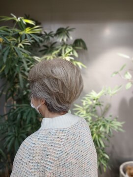 アパルトメント ジェシカ(l'appartement de Jessica) グレイへア×グレーベージュ