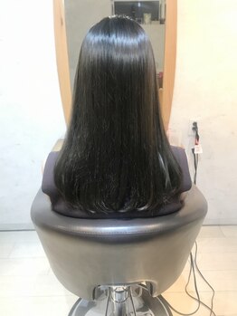 キウイ(kiwi)の写真/白髪染めはしたいけど頭皮が弱く、かゆみなどを気にしている方にオススメ。髪に対しても勿論ダメージレス！