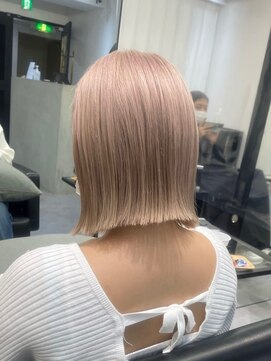 ニトバイアンキシム(nit by ahnkism) ボブミルクティーベージュブリーチダブルカラー堀江