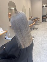 シカ 神戸三宮元町店(Cica)&nbsp;ハイトーン ミルクティー ブリーチ グレージュ 三宮 元町