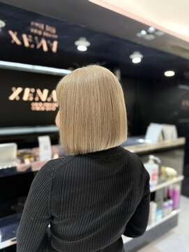 ジーナ 名駅(XENA.) ホワイトブロンド/くすみベージュ/ブロンドベージュ