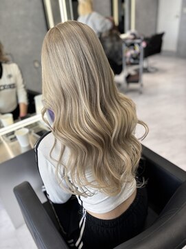 シーエスメイドバイシャチュー 栄店(CS made by SHACHU) ホワイトブロンド