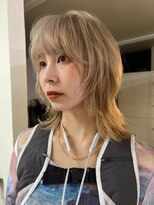 ウィットサークル(wit circle) ベージュ/ハイトーン/ブリーチ/ハッシュカット