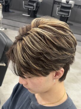 アウラ(AURA) フェザーショート/フェザーパーマ/ハイライト/メッシュ/ブリーチ