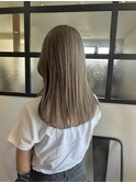 オリーブベージュ