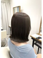 レガリタ(Regarita) 切りっぱなしボブ×オリーブベージュ