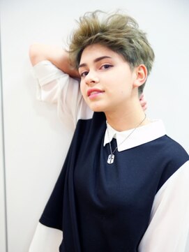 サラ キョウゴク トウキョウ(SALA KYOGOKU TOKYO) 柔らかく甘いボーイッシュスタイル