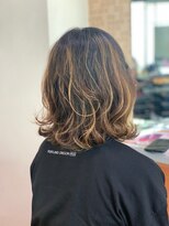 アークスヘアー&nbsp;大人かわいい無造作カール☆ハイライト×外ハネミディ