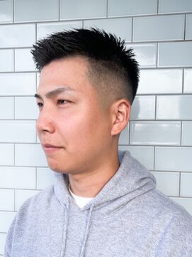 サンディーズバーバーショップ(Sandees) アップバングショート