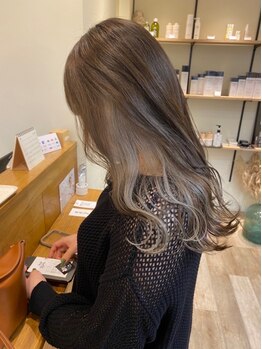 エメ 北千住店(Aimer)の写真/ハイライトやインナーカラー、グラデーションなどのカラーや透明感のある艶カラーも大人気！[北千住]