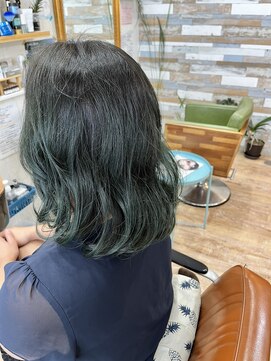 ハウオリ ヘアーワークス(Hauoli hair works) 深みグリーン