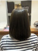 ツヤ髪ミディアムヘアスタイル
