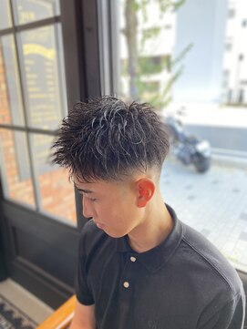 フォーコーナーズ(Four Corners) 束感アップバング