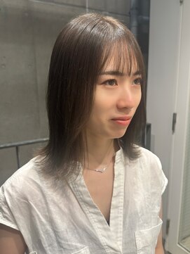 ヴィヴィ(VIVIE) 透明感暗めカラーオリーブグレージュ小顔前髪ひし形くびれヘア