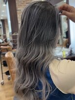 ゼウス(Zeus.) 海外ヘアーダブルカラーハイライトカラーケアブリーチ