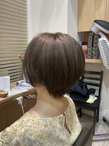 ウイバイファースト(u'i by first)&nbsp;カットはショートレイヤー カラーはグレー