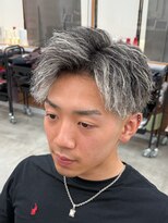 ルースト 南堀江店(ROOST)&nbsp;刈り上げセンターパート/波巻きツイストスパイラル/南堀江