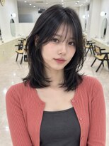 モト 船橋(moto)&nbsp;韓国ハッシュカットミディアムブルーブラック顔周りレイヤー船橋