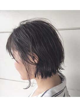 ラッソヘアー(Lasso hair) 暗くても透けるカラー