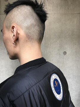 ビビト(bibito) bibito 黒髪ツーブロック モヒカンスタイル