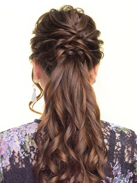 スタジオノールス(hairmake & photo STUDIO NORLUSS) ゆるっとローポニー