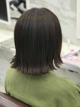 ティンク 関内(Tink) スタイリング簡単◎ぱっつん＊オリーブブラウン＊ /本山美幸