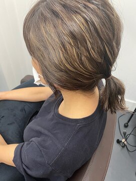 シア(sia) オシャレでかわいいハイライト