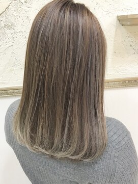 オーズ(O'Z) 外国人風ベージュカラー