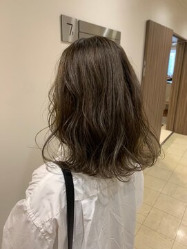 テイラー(Taylor) 【Taylor】大宮☆ カーキベージュ×くすみカラー