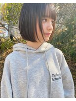 モカベージュのミニボブ