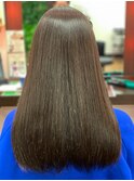 上品なツヤ感ストレート