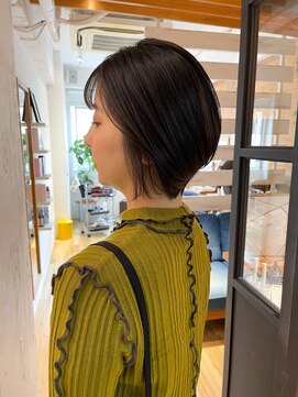 ロイズ 自由が丘(Roys) シンプル前下がりレイヤーショート☆
