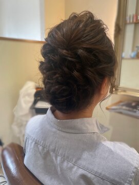 リール ヘアーアンドカンパニー(Rire Hair&Co.) アップスタイル / ミディアム