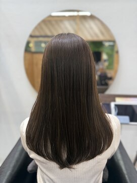 エヌ 北千住(N) 透き通るオリーブベージュカラー