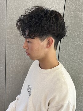 ニアウ 太田店(Niau) メンズナチュラルセンターパートニュアンスシャドウパーマ