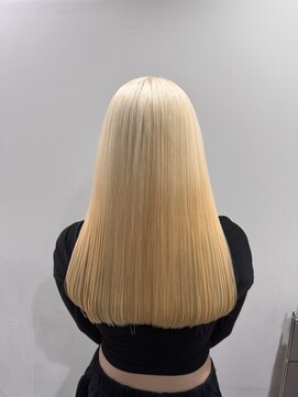 アン(Hair make un) ブロンド