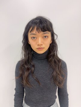 ヴィサージュクオン(VISAGE Quon) セミウェットロングパーマ