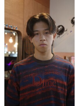 エディ(Edy) メンズセンターパートニュアンスパーマブラウンカラー眉毛カット