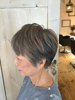 エヴァーグリーン(ever green)&nbsp;【河原町ショートレイヤーカット白髪ぼかしアッシュグレイ】